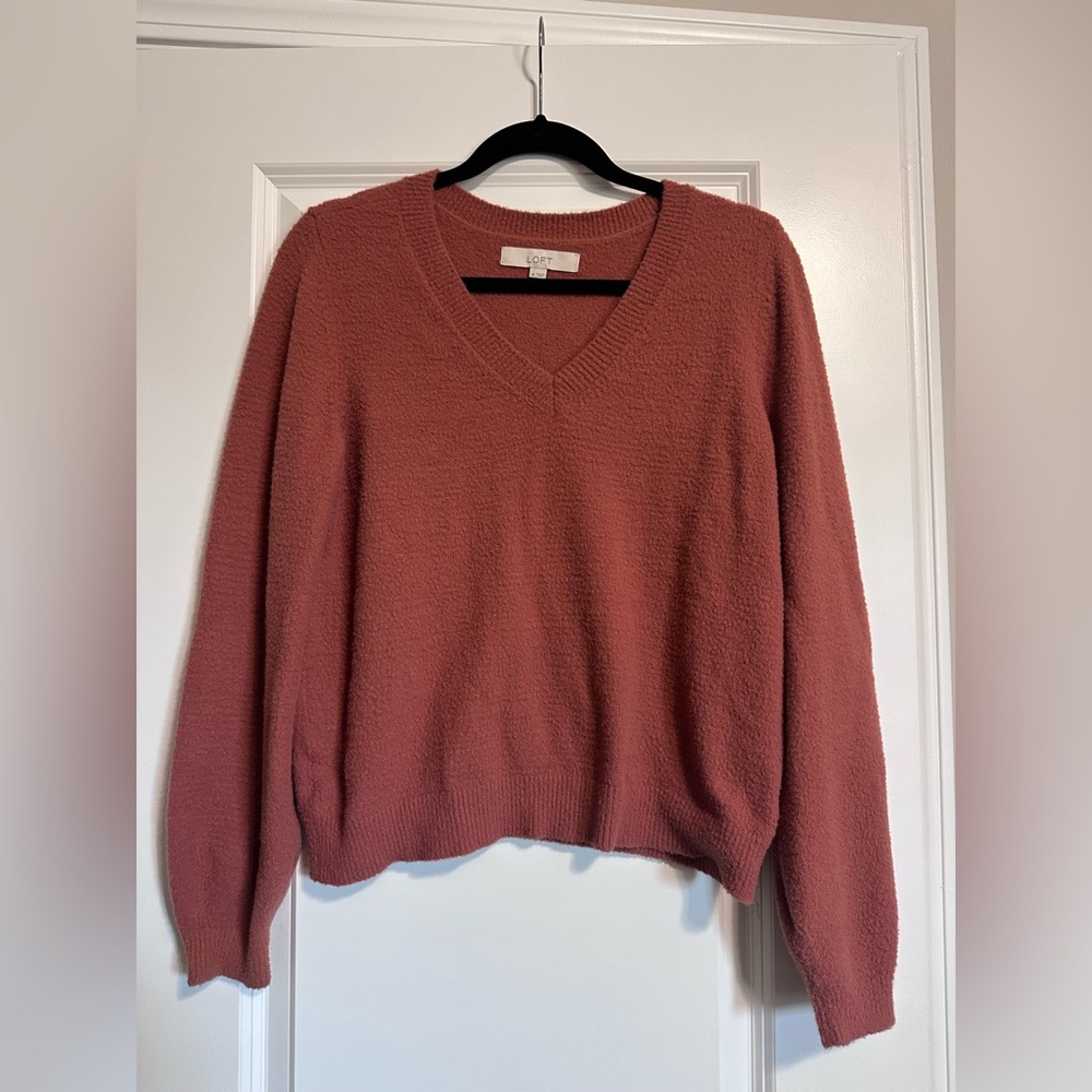 LOFT Women's V-Neck Sweater in Warm Rusty Pink
